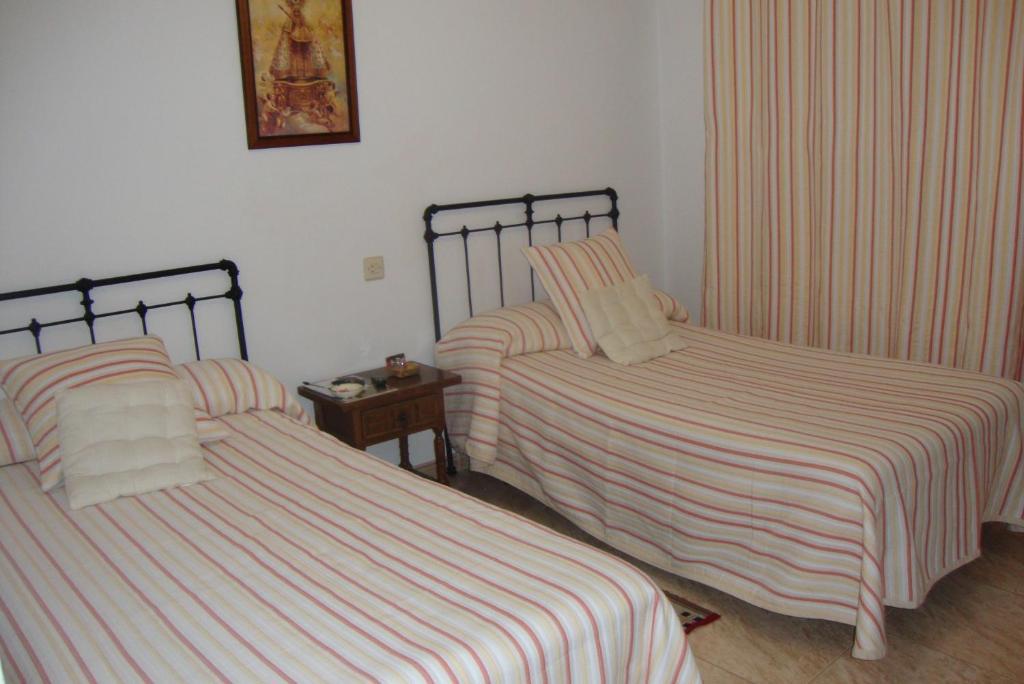 Hostal Alba Taruta Guadalupe  Oda fotoğraf