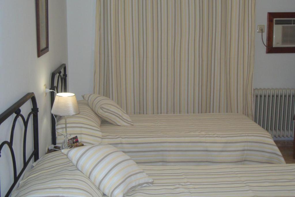Hostal Alba Taruta Guadalupe  Dış mekan fotoğraf