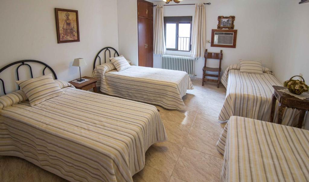 Hostal Alba Taruta Guadalupe  Dış mekan fotoğraf