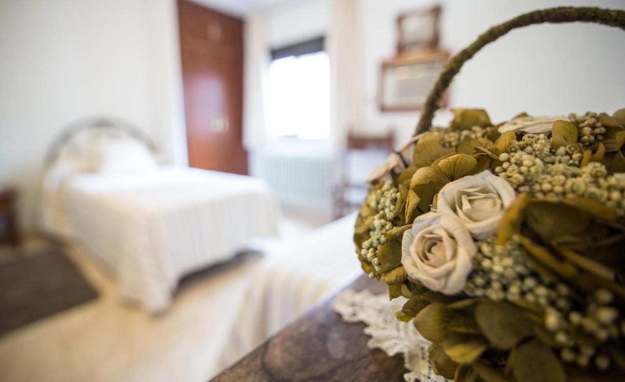 Hostal Alba Taruta Guadalupe  Dış mekan fotoğraf