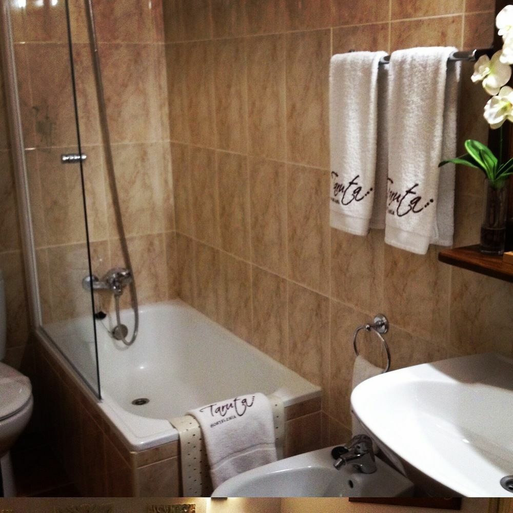 Hostal Alba Taruta Guadalupe  Dış mekan fotoğraf