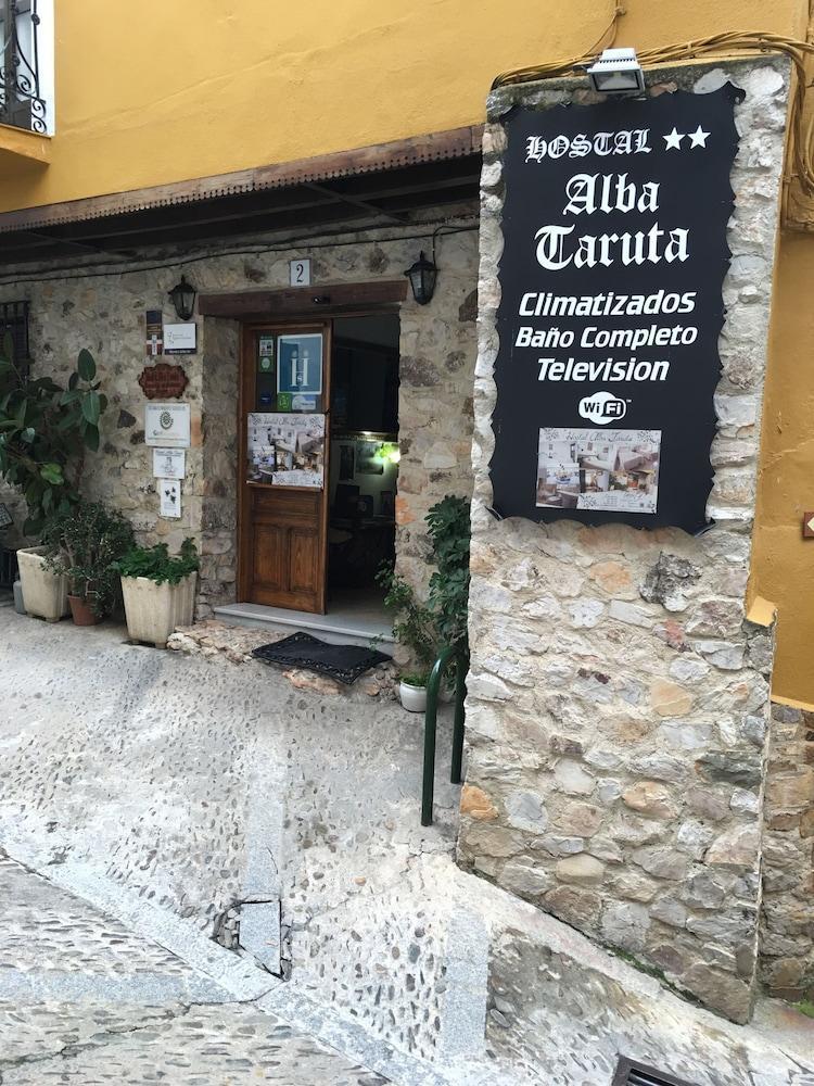 Hostal Alba Taruta Guadalupe  Dış mekan fotoğraf