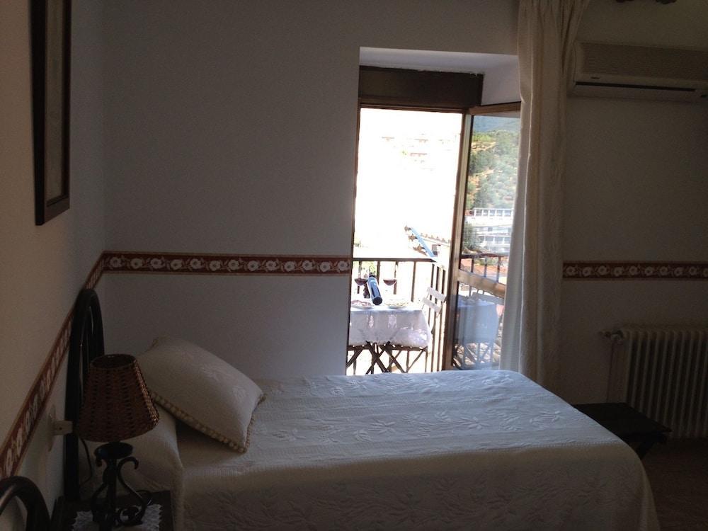 Hostal Alba Taruta Guadalupe  Dış mekan fotoğraf